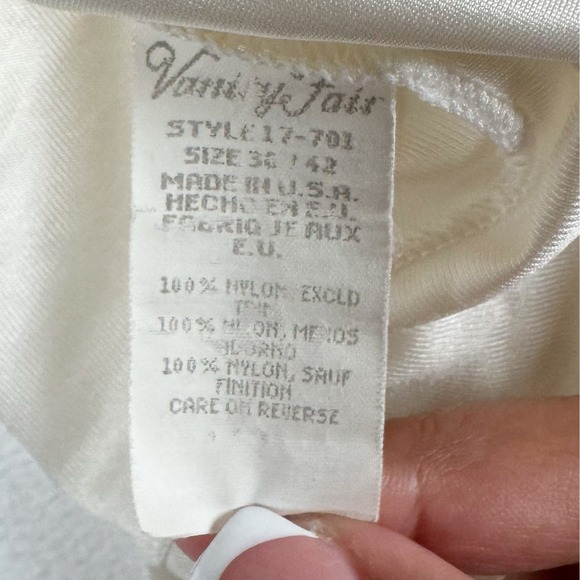 Vanity Fair Vintage Ivory Lace Trim Camisole Women's Size 36/42 - Picture 4 of 4
